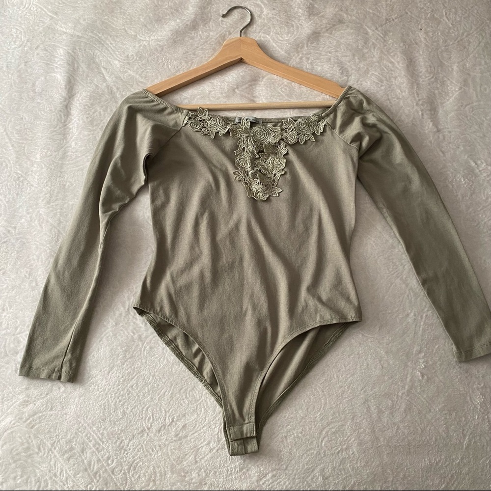 Sage Off Shoulder Floral Appliqué Neckline Bodysuit - Picture 4 of 11